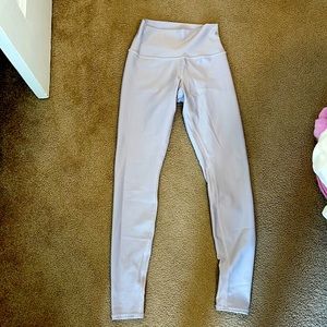 Alo Yoga High-Waist Airlift Leggings Lavender dusk - size small